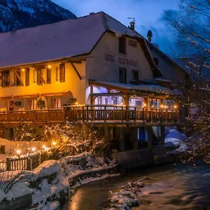 Logis Et Le Christiania Hotel